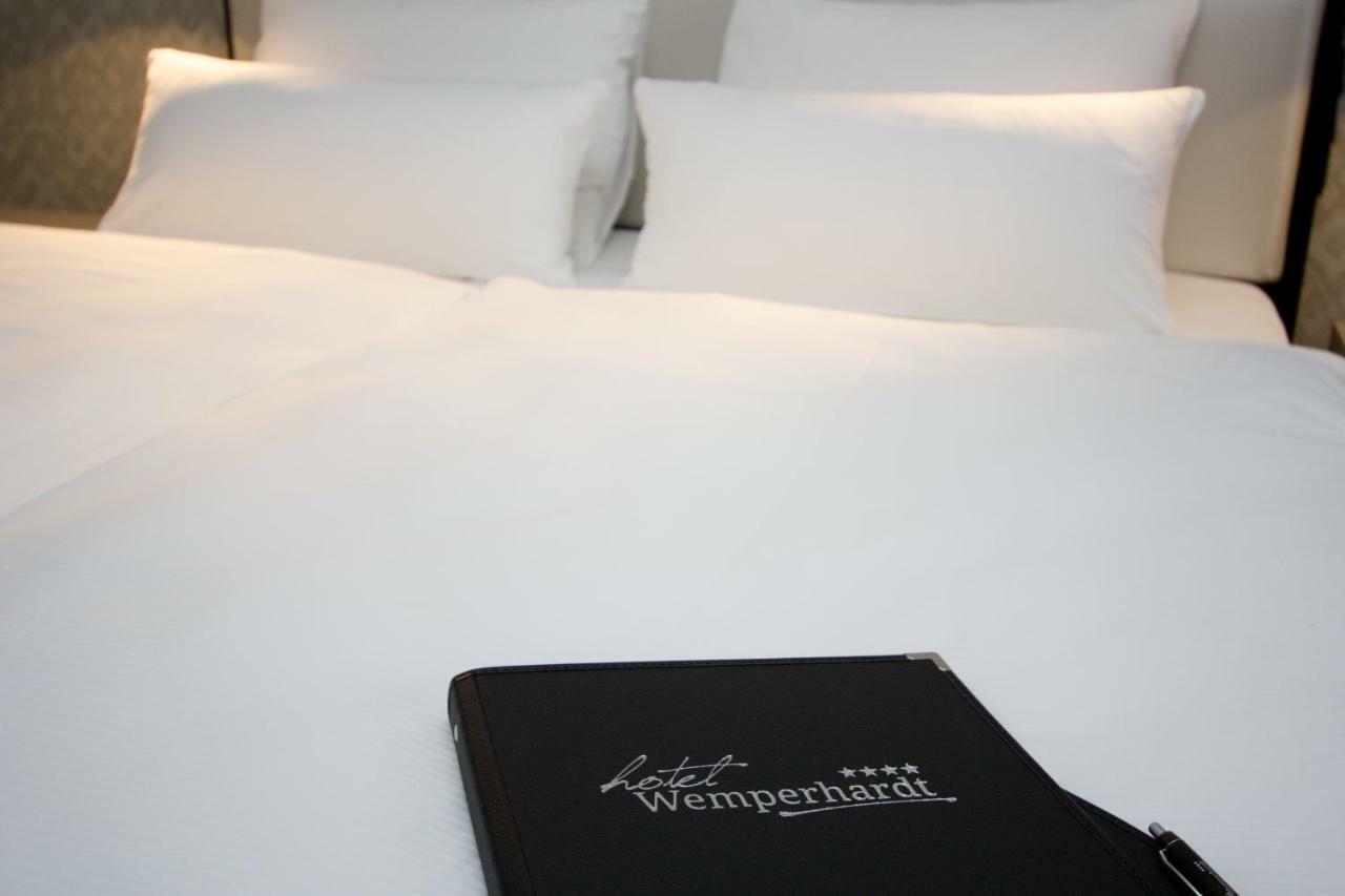 Hotel Wemperhardt Exteriör bild