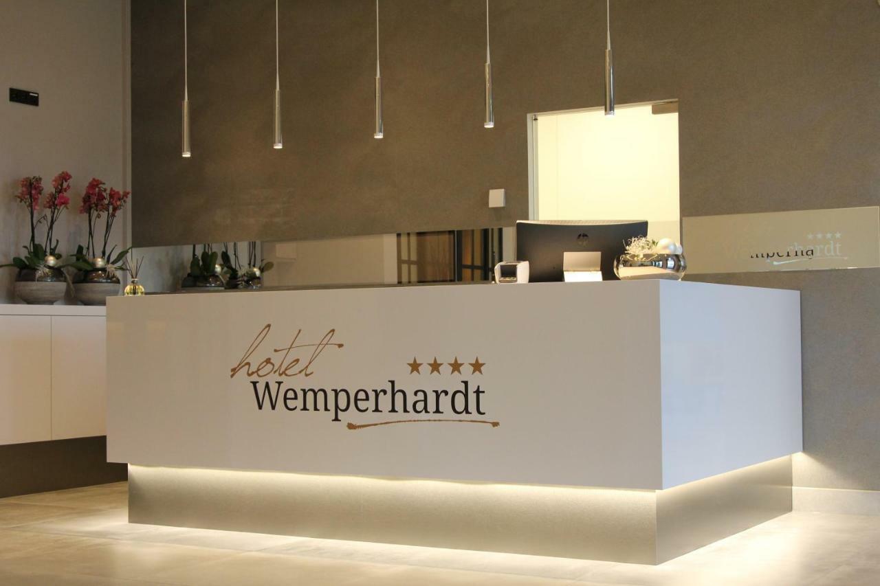 Hotel Wemperhardt Exteriör bild